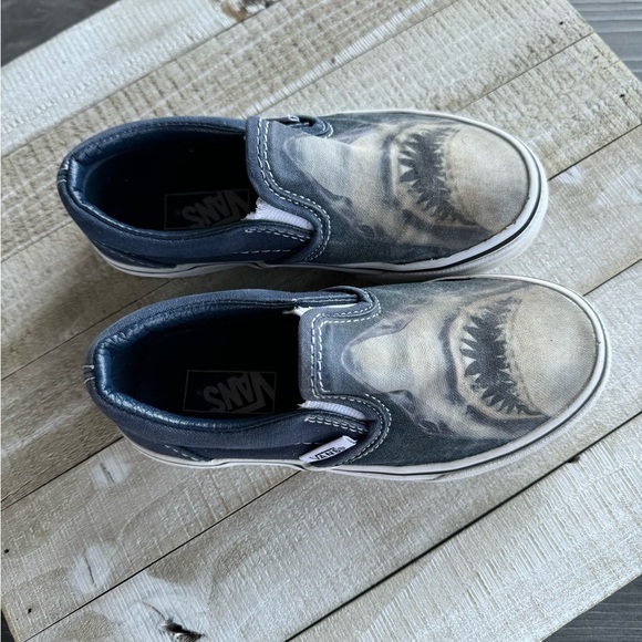 Shark Vans 11.5c - Picture 2 of 5